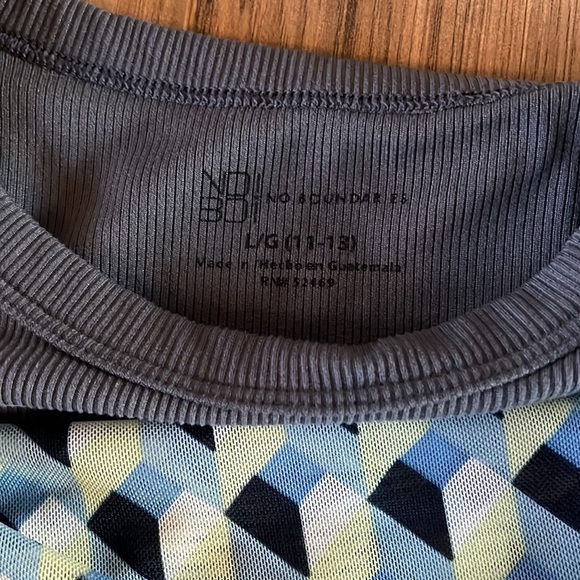 Mesh Geometric Stretch Top with Layering Long Sleeve Ribbed Tee - Picture 10 of 10